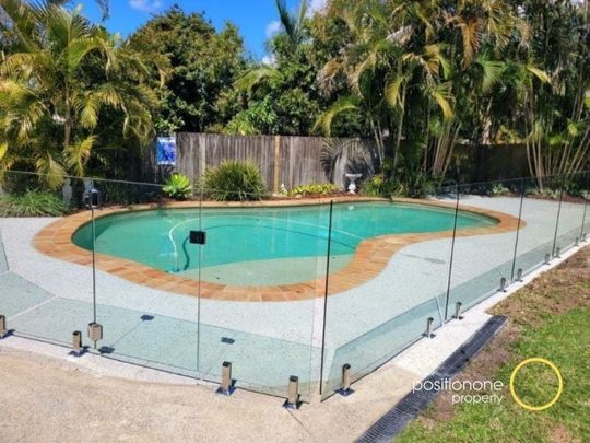 Discover your ideal home in the sought-after suburb of Aspley! Situated on a generous 736 square meter block, with ample space both inside and out! - Photo 1