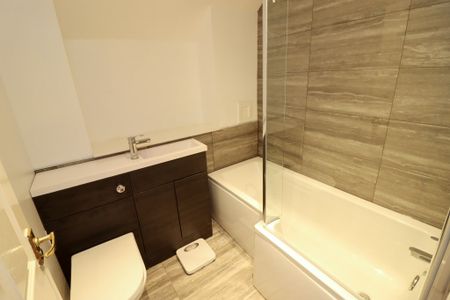Ashbrae Gardens, Stirling, Whins of Milton, FK7 0LD - Photo 4
