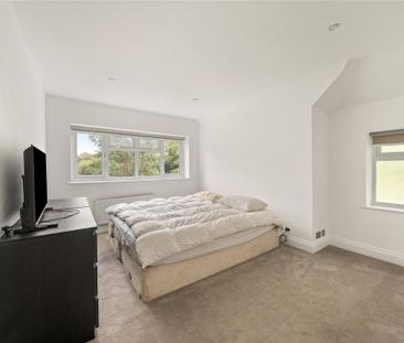 4 bedroom detached house to rent - Photo 5