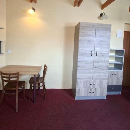 Zariadená garzónka v RD, 20 m², 1. posch., Wifi, na Alstrovej ulici v Rači, neďaleko amfiteátra - Fotografia 1
