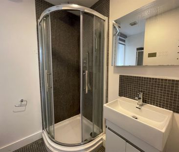 The Parade, Roath, Cardiff - Photo 5