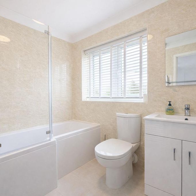 3 bedroom semi-detached house to rent - Photo 1