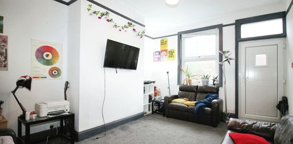 3 bedroom terraced house to rent - Photo 2