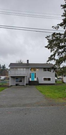 Available for Rent - 4 beds / 2 baths (Campbell River) - Photo 1