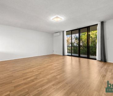 Modern 2-Bedroom Unit in the Heart of Clayfield - Photo 5