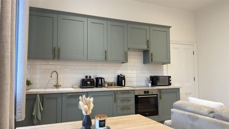 1 bedroom ground floor flat to rent - Photo 4