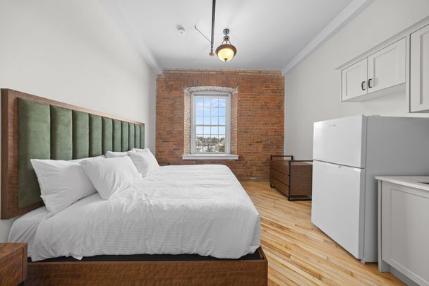 For Lease - 150 Mill Street Unit# 202, Carleton Place, Ontario - Photo 1