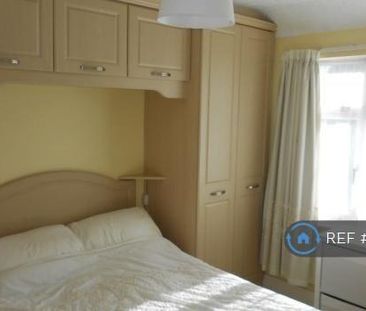 4 bedroom terraced house to rent - Photo 3