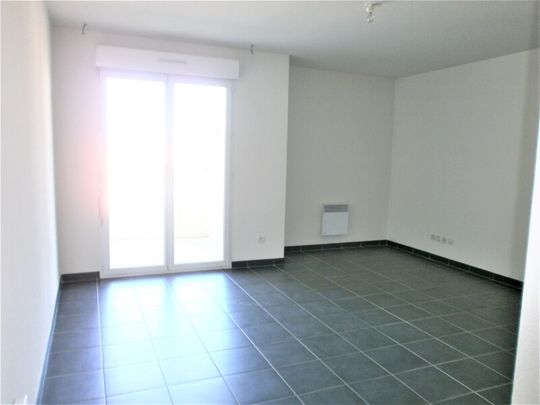 Location Appartement 2 pièces 43m² CHANTELOUP LES VIGNES 78570 - Photo 1