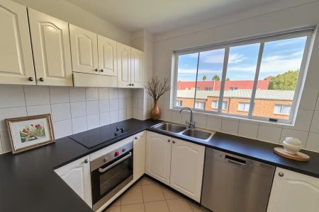 “2 BEDROOMS.” - Photo 2