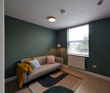 2 Bed Terraced House, Davenant Road, N19 - Photo 2