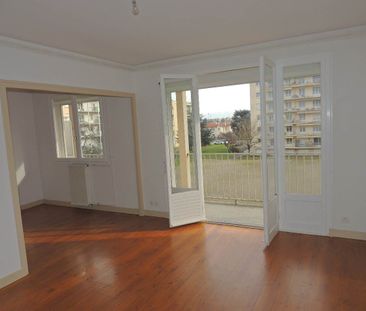 Location Appartement 4 pièces 69m² ROMANS SUR ISERE 26100 - Photo 3