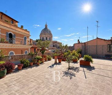 Attico piazza del Teatro di Pompeo, Campo de' Fiori, Roma - Photo 2