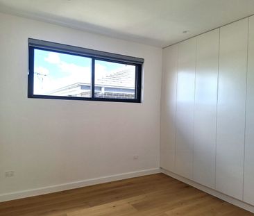 BRAND NEW | 5 BED | 3 BATH | DOUBLE-STOREY | 3 CAR - Photo 3