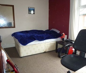 4 double bed, refurbished house, great location - Photo 2