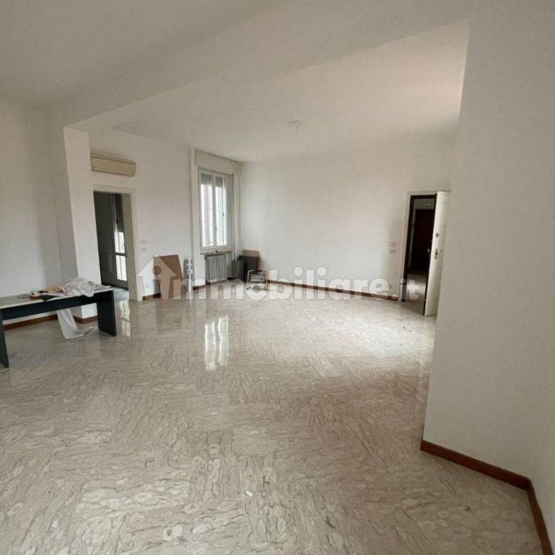 Appartamento corso Canalgrande 88, Centro Storico, Modena - Photo 1