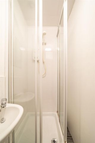 6 bed maisonette to rent in Kelvin Grove, Newcastle Upon Tyne, NE2 - Photo 5