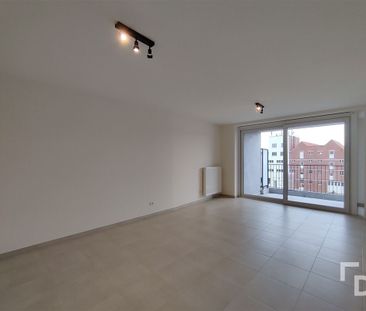 Gezellig dakappartement met terras en autostaanplaats. - Photo 1