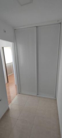 Apartamento de alquiler en Calle de la Cruz, 30, Manantiales - Estación de Autobuses - Photo 5