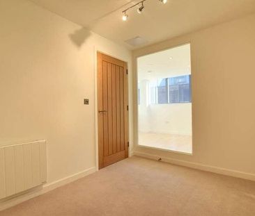 Stanmore Hill, Stanmore, HA7 - Photo 3