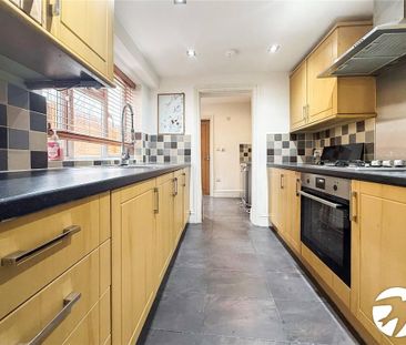 3 bedroom terraced house to rent - Photo 6