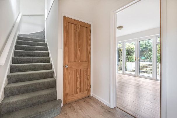 3 bedroom link detached house to rent - Photo 1