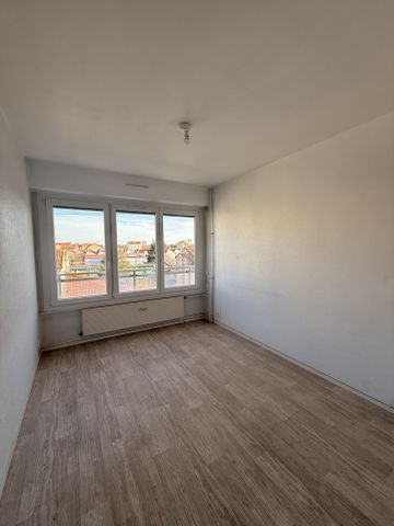 Location Appartement 2 pièces 48m² RIORGES 42153 - Photo 3