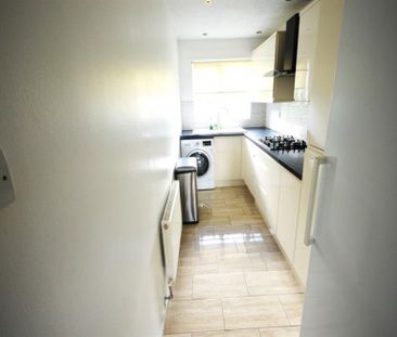 1 Bedroom Apartment To Let - Photo 5