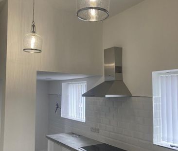 4 bedroom terraced house to rent - Photo 5