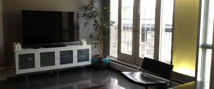 2 Bedroom - Fully Furnished Executive Suite near 17th Ave SW | 706 15th Ave SW, Calgary - Photo 1