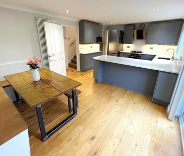 4 bedroom semi-detached house to rent - Photo 4