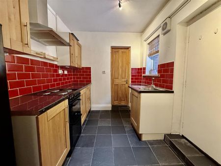 2 bedroom apartment to rent - Photo 4