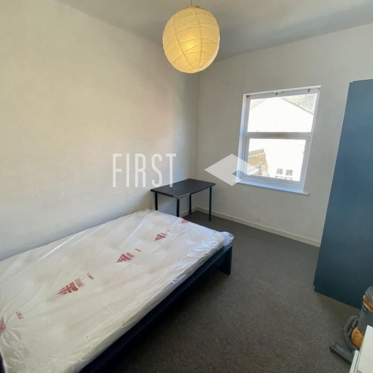 4 bedroom terraced house to rent - Photo 1