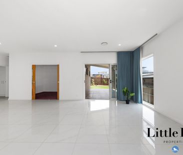 Modern Family Living - Photo 2