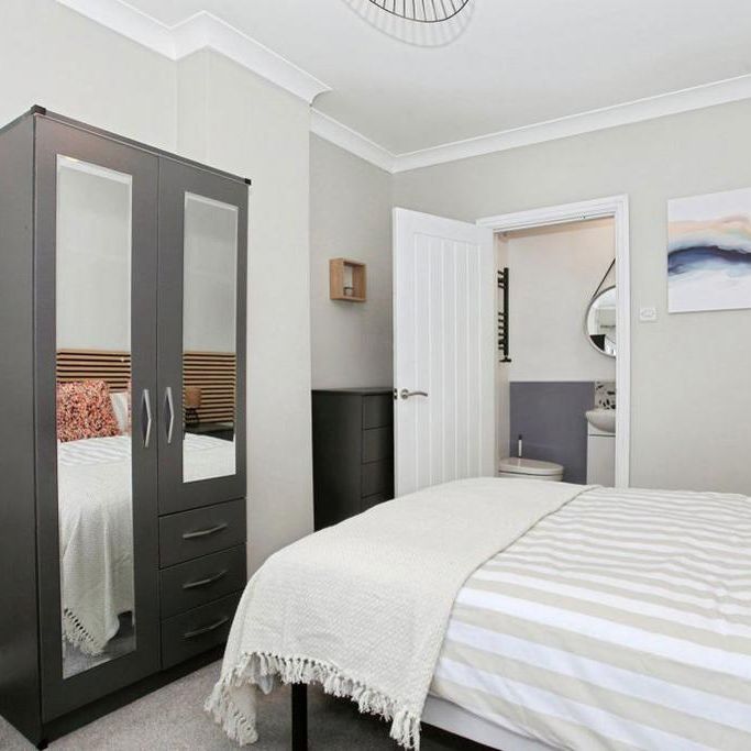 1 bedroom in a house share to rent - Photo 1