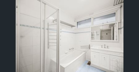 Located in the heart of Forest Hill this family home will tick all the boxes! - Photo 5