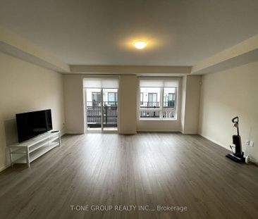 Townhouse For Lease | N8135046 - Photo 2