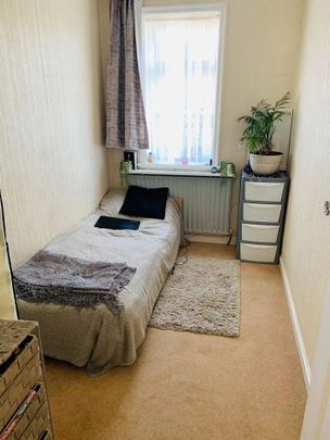 Room in a Shared House, New Way Road, NW9 - Photo 1