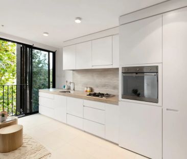 Light-Filled and Chic Bayside Living with Rooftop Oasis! - Photo 5