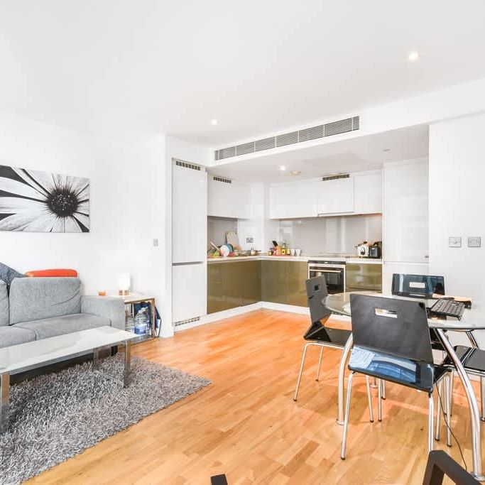 Landmark West Tower, Marsh Wall E14 - Photo 1