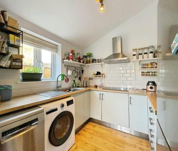 2 bedroom semi-detached house to rent - Photo 6