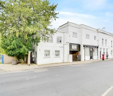 Flat To Let - Photo 2