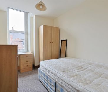 6 bedroom Student Maisonette to rent in Wolseley Gardens, Newcastle... - Photo 6