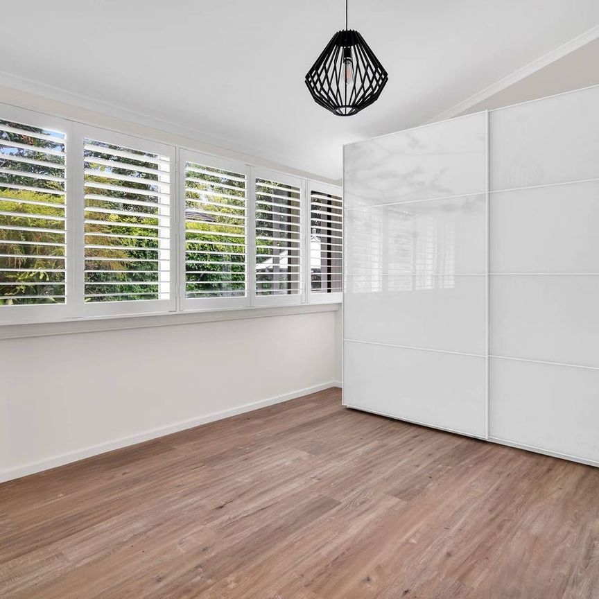 Blue Ribbon Turramurra Locale … Walk Shops & Public Transport - Photo 1