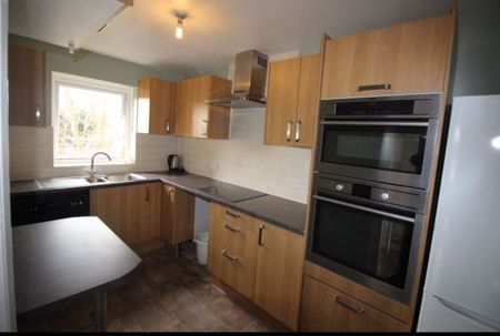 2 Bed Flat, Laburnum Court, HA1 - Photo 2