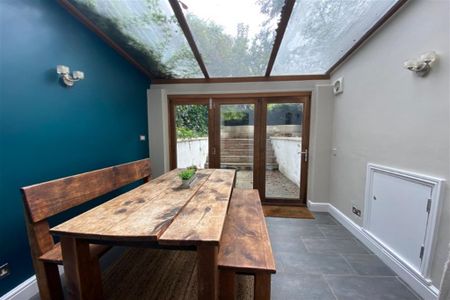 6 bedroom detached house to rent - Photo 2