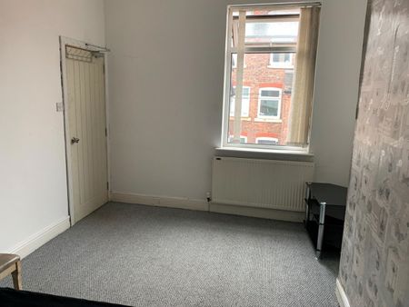 3 Bed Terraced House, Grange Street, M6 - Photo 5