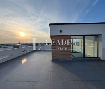 Vilă modernă cu terasă panoramică și design contemporan - Photo 6