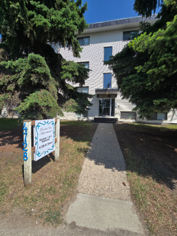 Modern 2-Bedroom End Unit in Downtown Red Deer - Photo 4