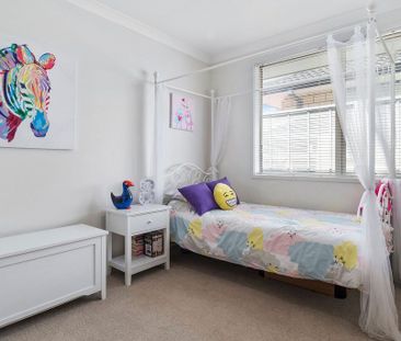 Spacious home in sought after location - Photo 5